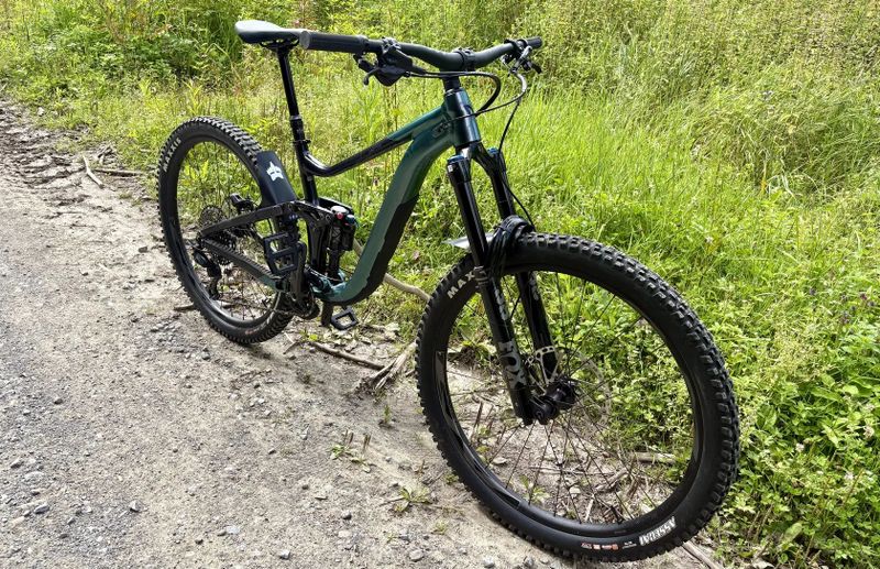 Prodám zánovní top enduro kolo Giant Reign 1 kupované 8/2024