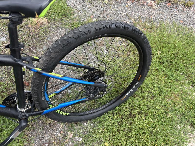 Prodám horské kolo scott aspect 760 27.5. Při rychlém jednání sleva