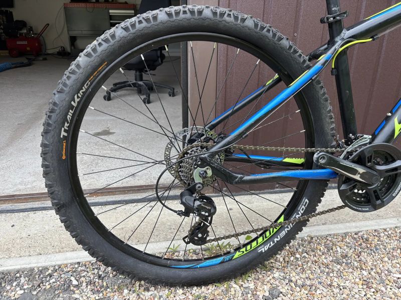 Prodám horské kolo scott aspect 760 27.5. Při rychlém jednání sleva