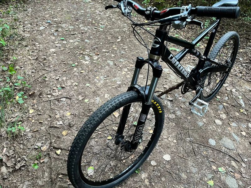 Cannondale Prophet- celoodpružené enduro kolo