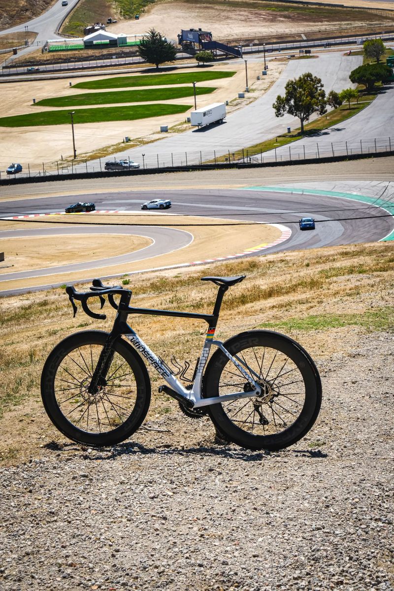 Winspace C5 - Shimano 105 Di2, celokarbon