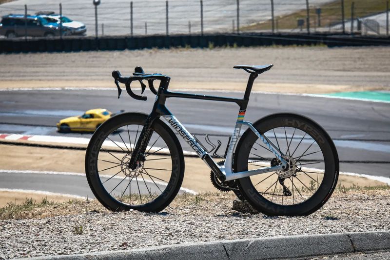 Winspace C5 - Shimano 105 Di2, celokarbon