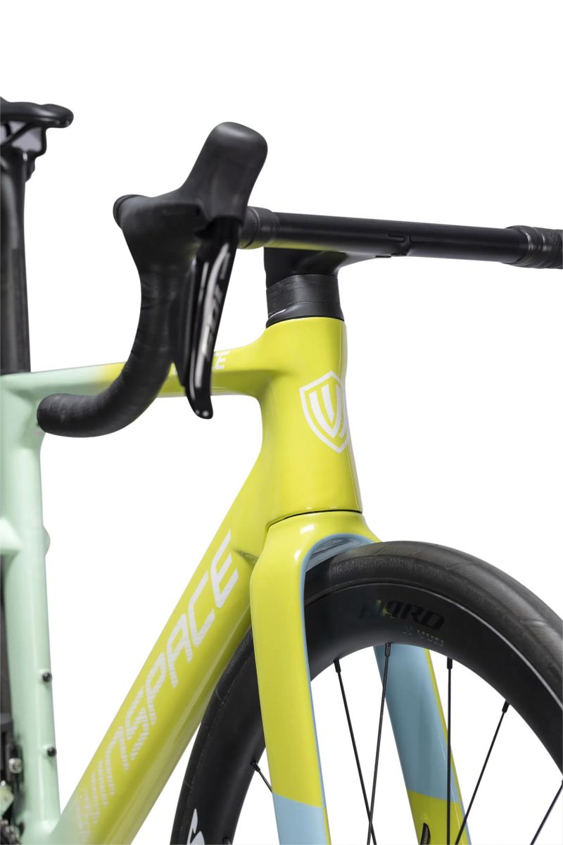 Winspace C5 Aero - Shimano 105 Di2, celokarbon
