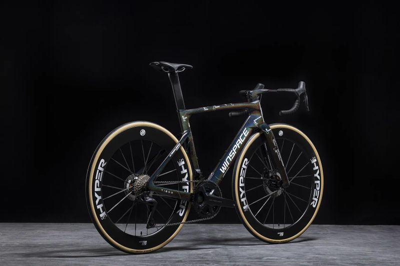 Winspace T1600 Shimano Utegra Di2, celokarbon