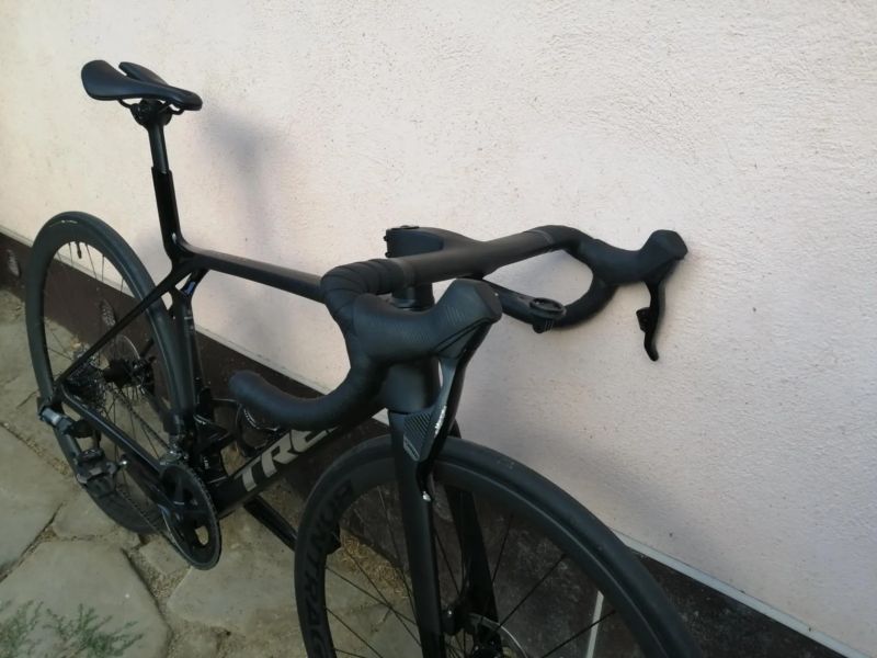 Trek Madone SL6 AXS Velikost M (162-173cm)