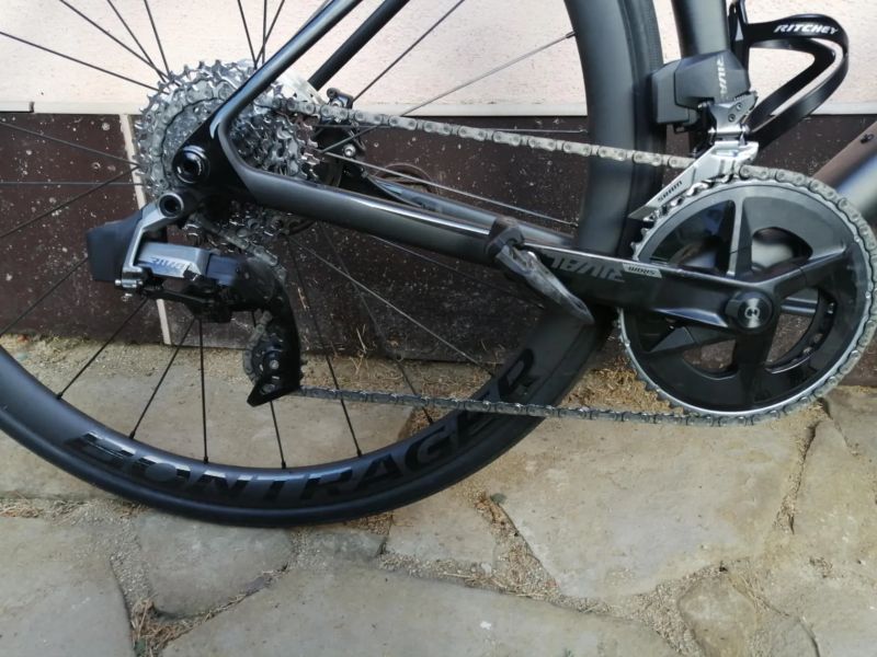 Trek Madone SL6 AXS Velikost M (162-173cm)