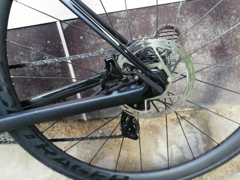 Trek Madone SL6 AXS Velikost M (162-173cm)