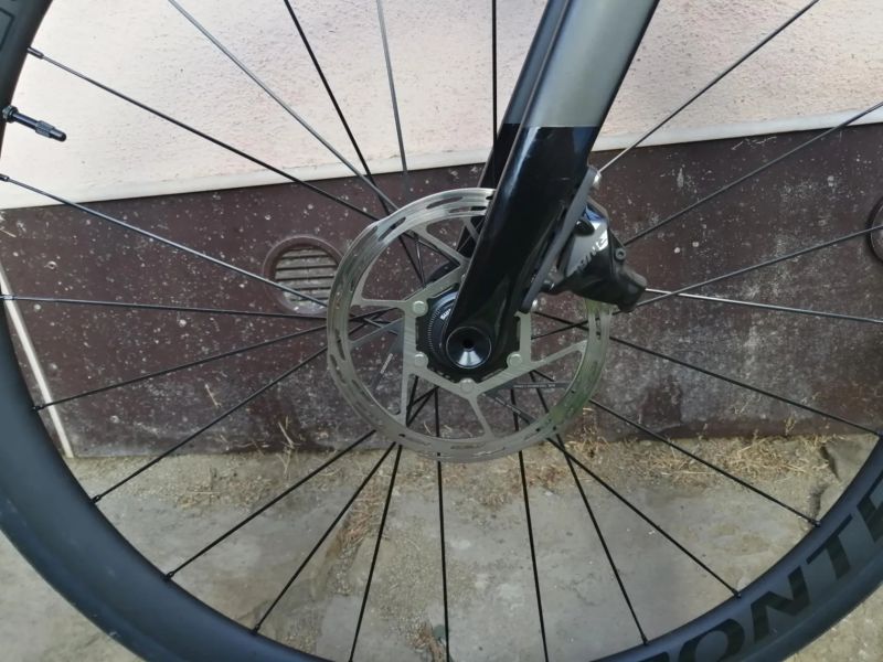 Trek Madone SL6 AXS Velikost M (162-173cm)