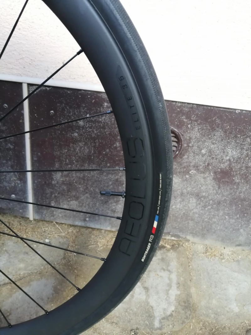 Trek Madone SL6 AXS Velikost M (162-173cm)