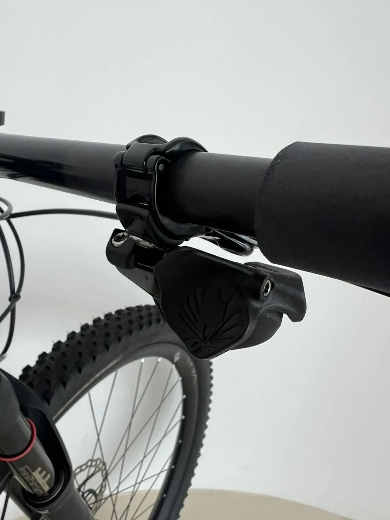 Canyon Lux SLX 9.0 vel L. Sram AXS 