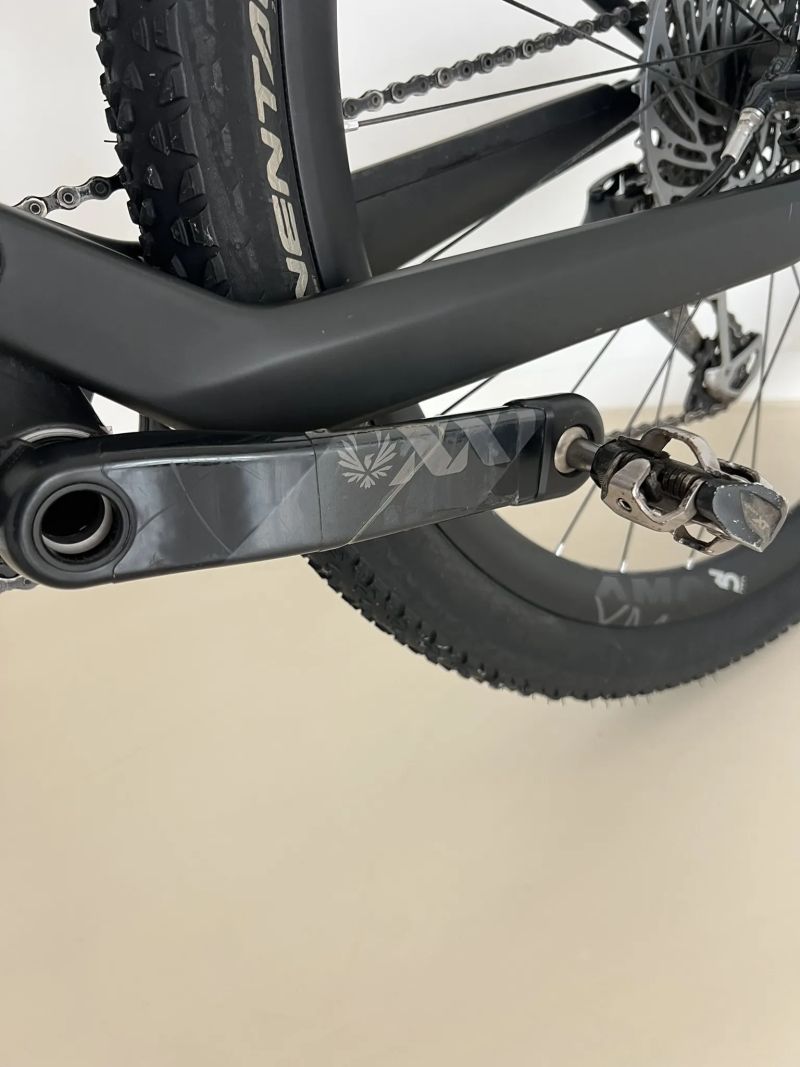 Canyon Lux SLX 9.0 vel L. Sram AXS 