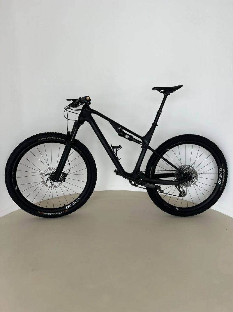 Canyon Lux SLX 9.0 vel L. Sram AXS 
