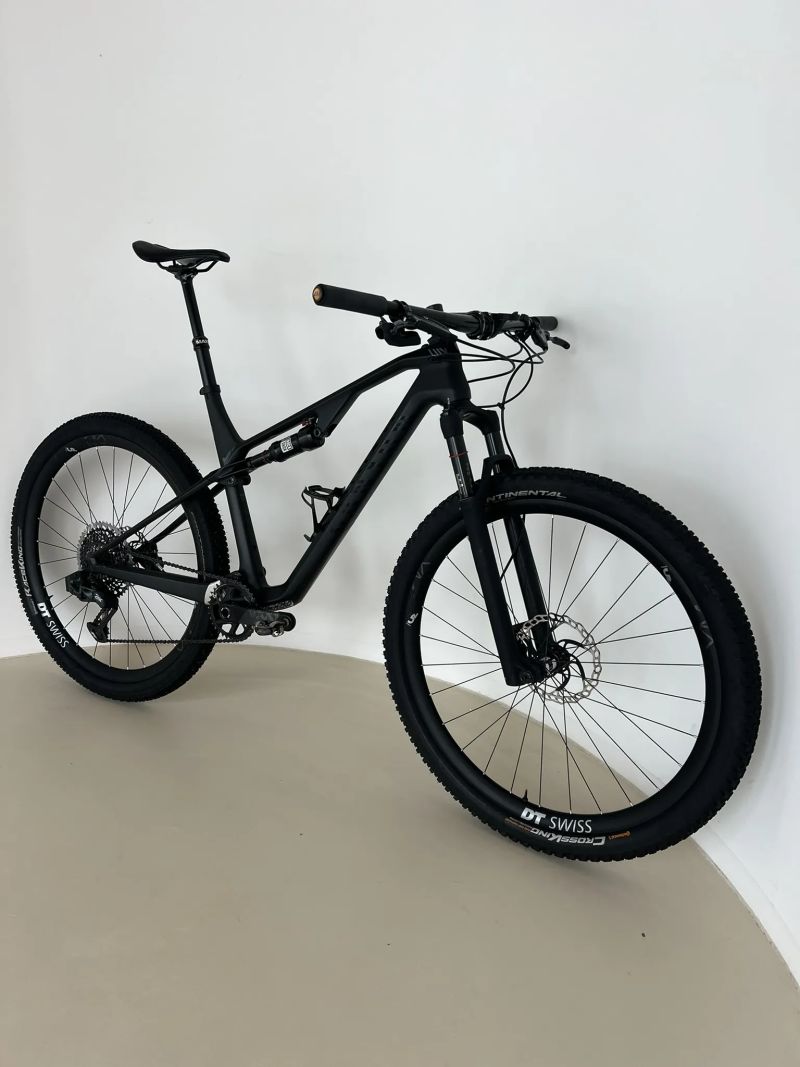 Canyon Lux SLX 9.0 vel L. Sram AXS 