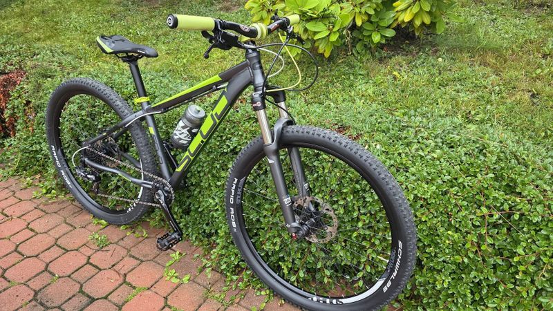 Prodám dětské/juniorské kolo SCUD 27,5 "
