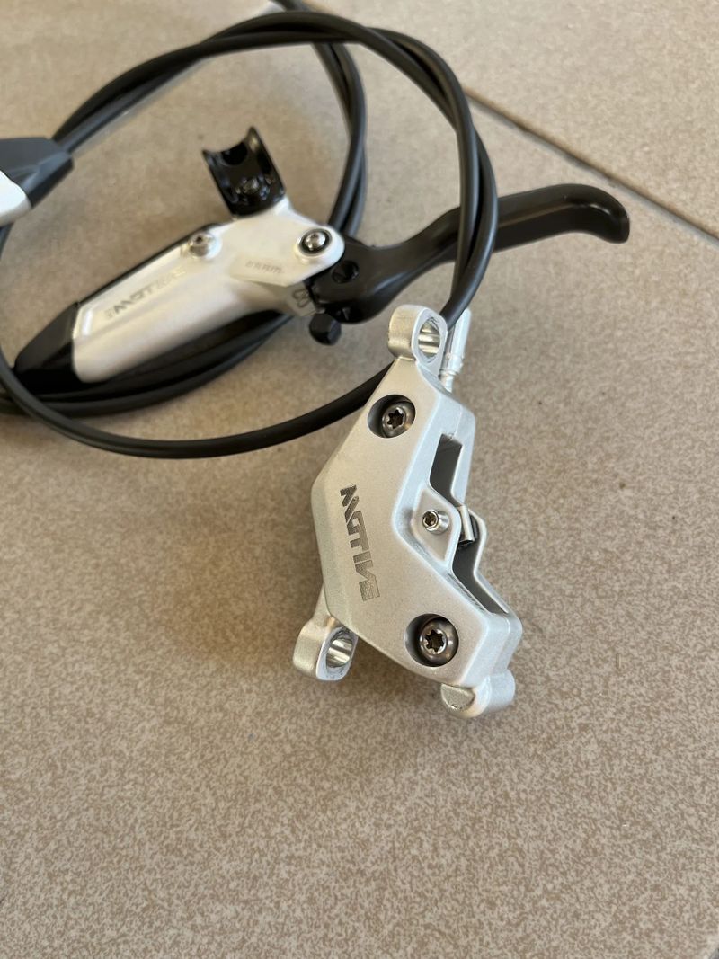 SRAM Motive Ultimate Stealth