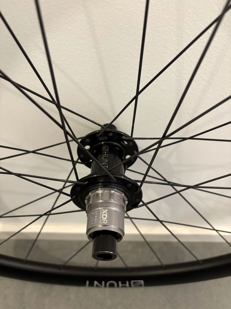 Prodám sadu kol HUNT 35 Carbon Gravel, XDR