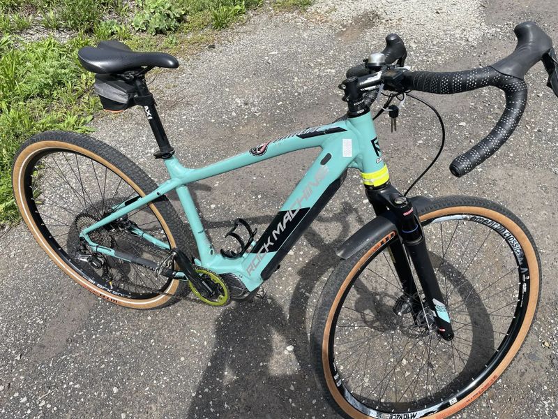 Rock Machine GravelRide INT e700 Di2 2022 (Gloss Mint/Silver/Black) horské elektrokolo