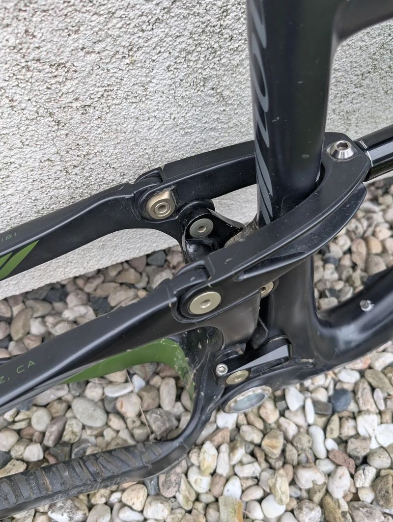Ibis Ripmo ram, karbon, L s tlumicem Rock Shox Super Deluxe Select +