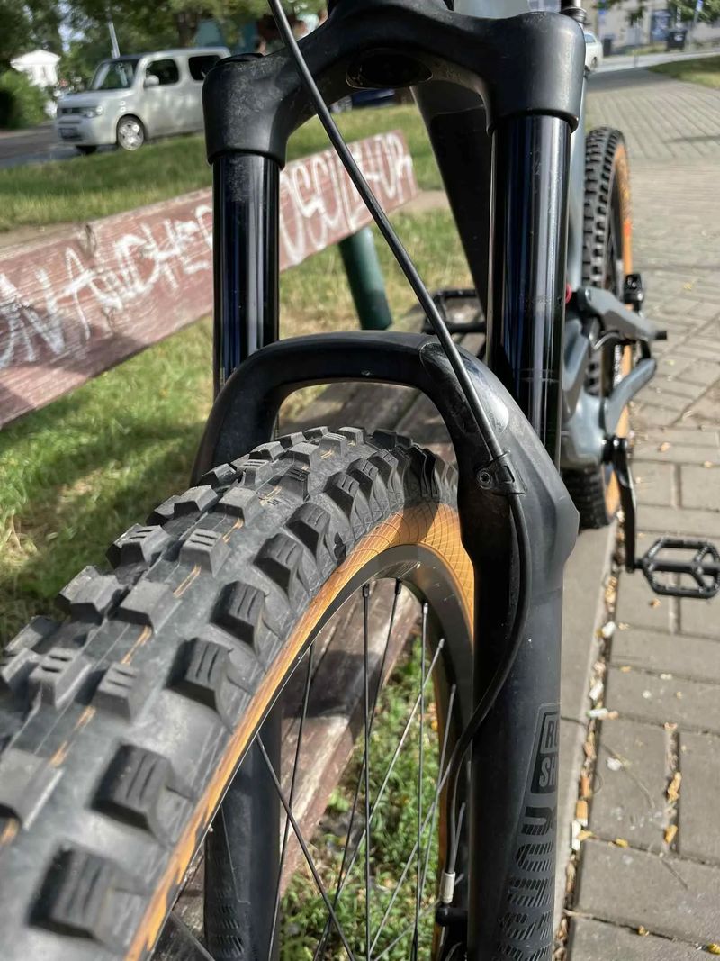 YT Capra Cf Pro