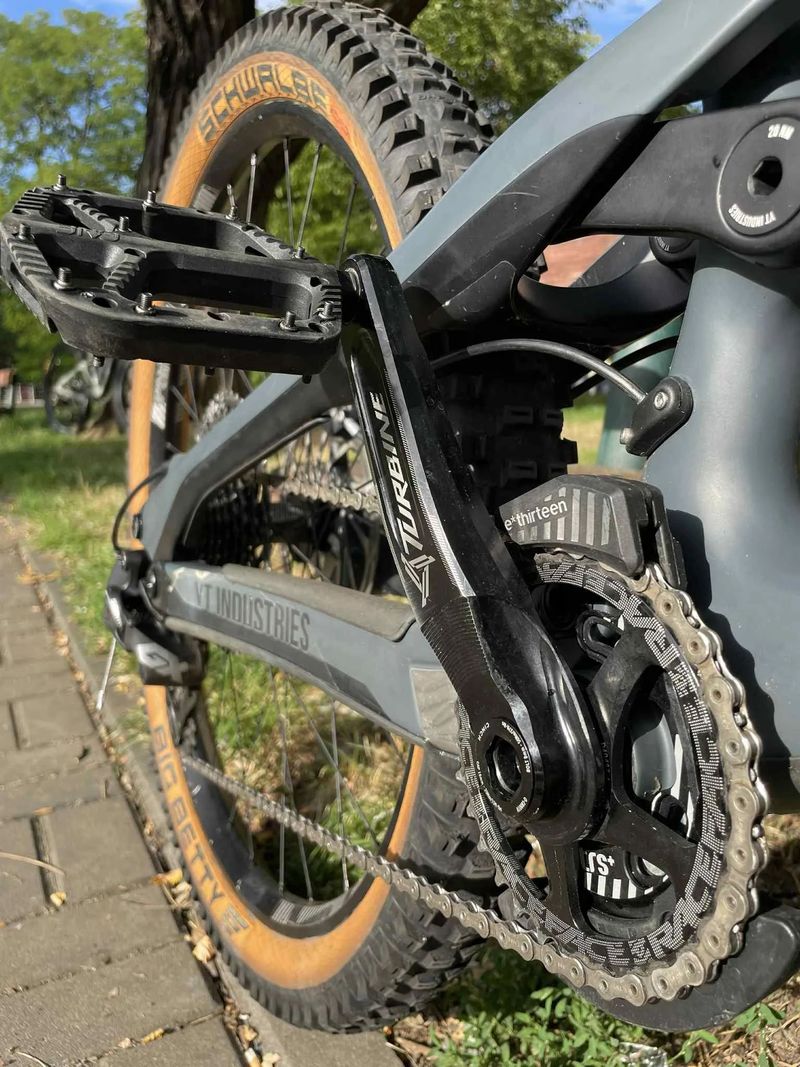 YT Capra Cf Pro