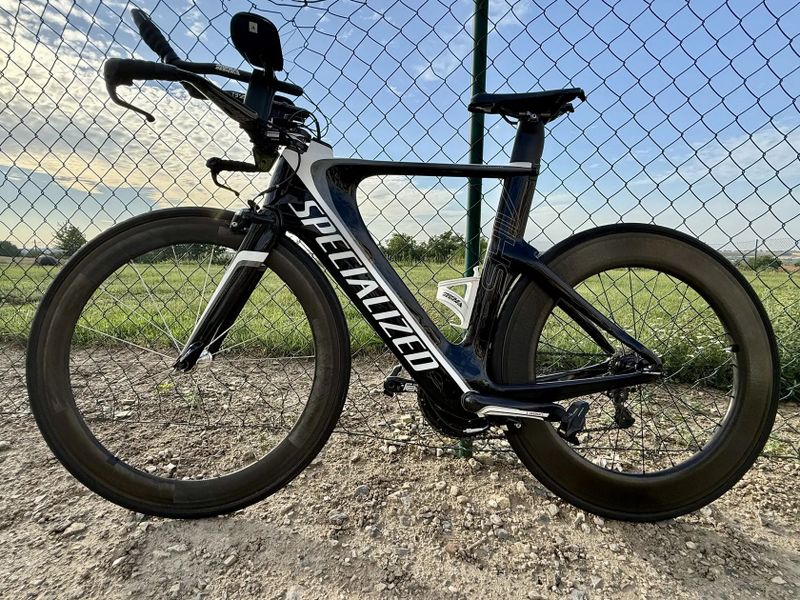 Specialized Shiv TT + ZIPP 404/808 + wattmetr Quarq + Di2