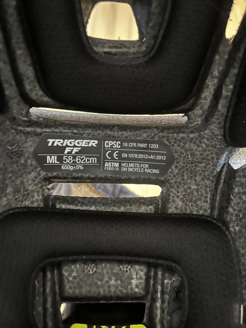IXS Trigger M-L + IXS Hack brýle 