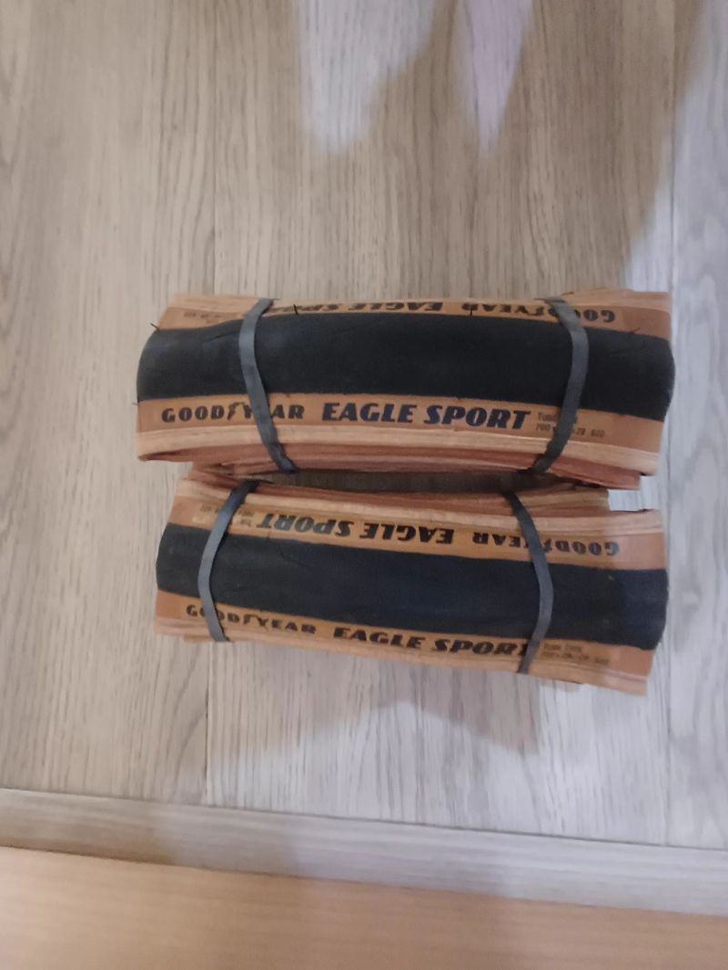 Prodám 2ks silničních plášťů Goodyear Eagle Sport