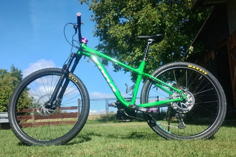 Kona Mahuna – tvůj parťák na každý trail za podzimní cenu 12900