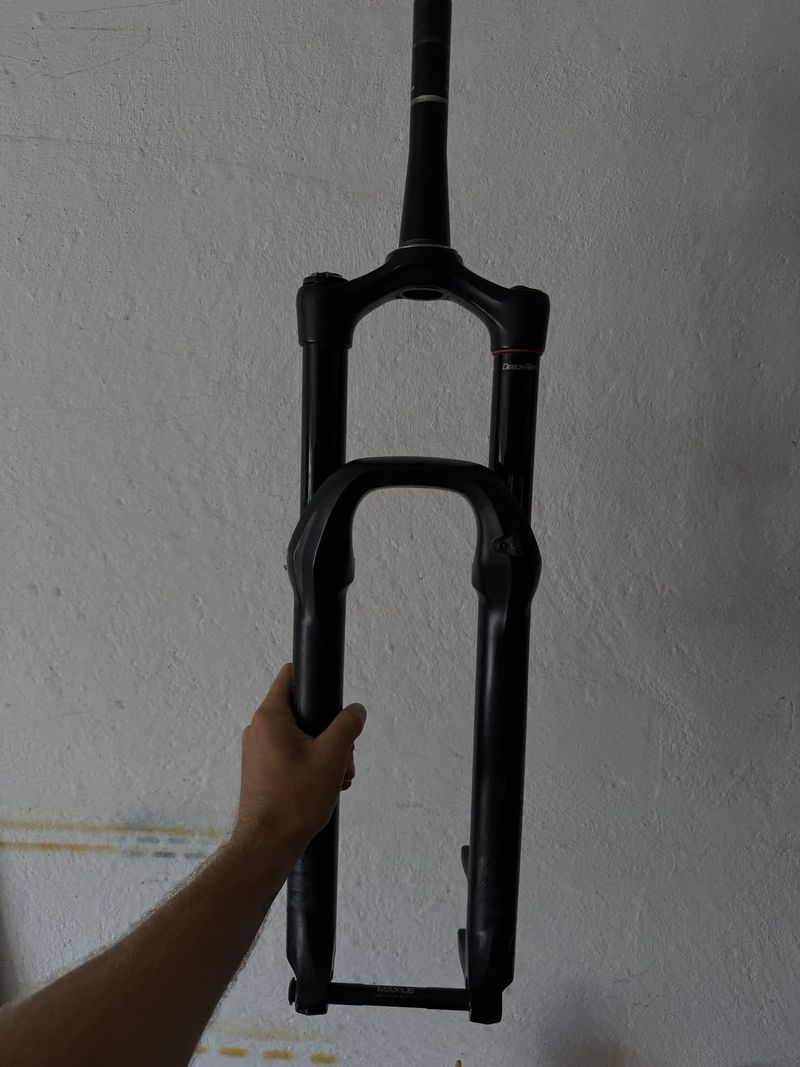 Rock Shox Yari 160mm 29"
