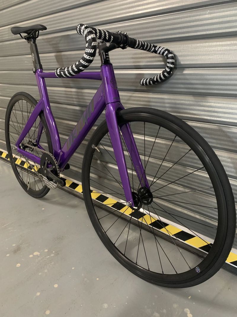 Unknown LV3 Purple Chameleon Edition - fixie / single speed kolo 🎨 Více barev a velikostí