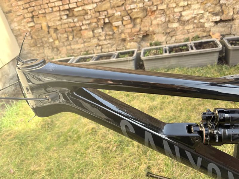 Prodám Canyon Spectral 29 CF8 v perfektním stavu.