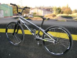 Inspyre EVO Cruiser 24er (pumptrack)
