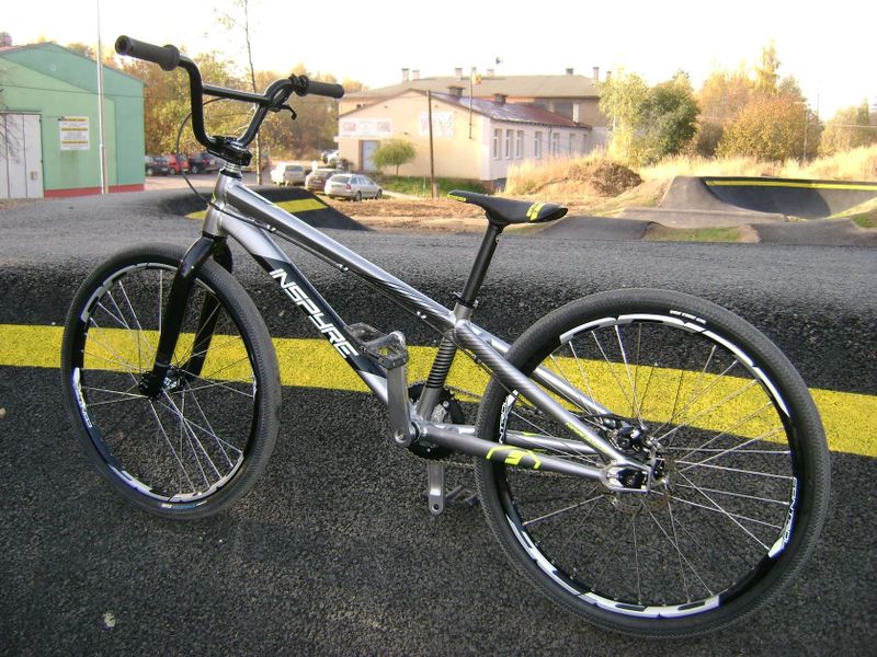 Inspyre EVO Cruiser 24er (pumptrack)