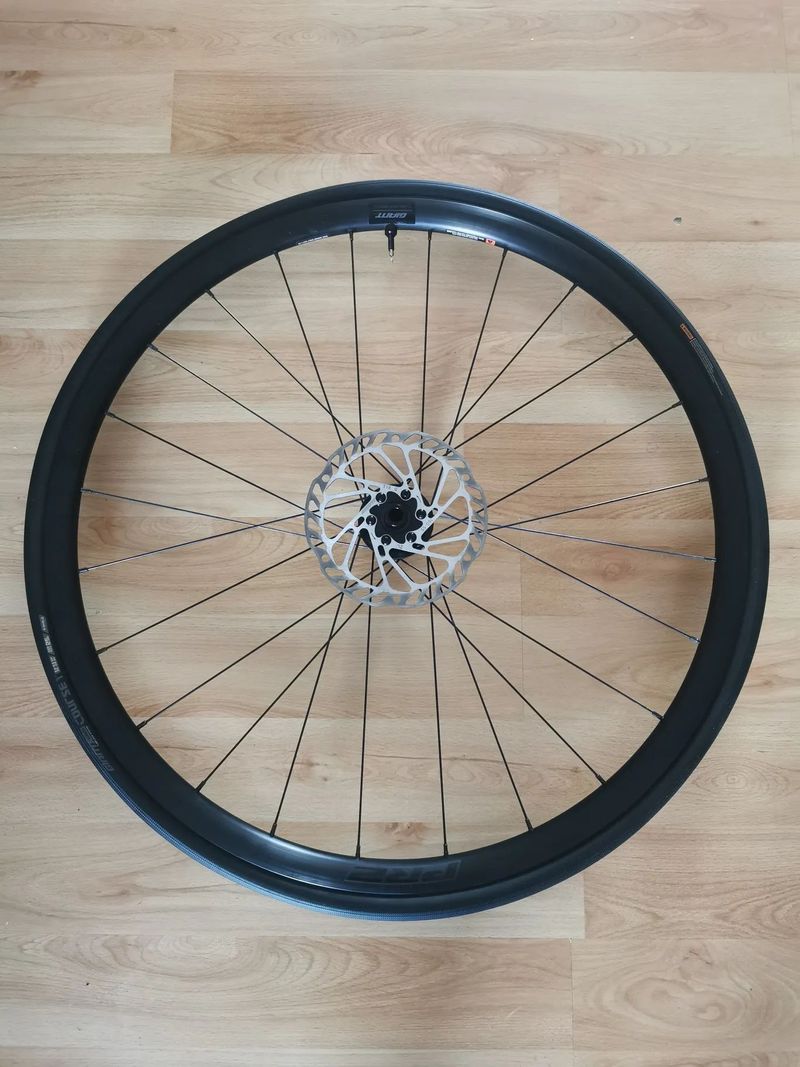 Zapletená kola Giant PR2 Disc
