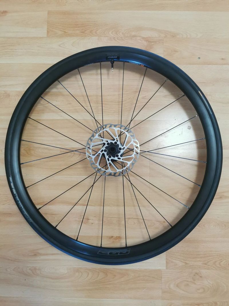 Zapletená kola Giant PR2 Disc