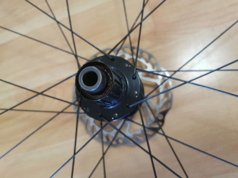 Zapletená kola Giant PR2 Disc