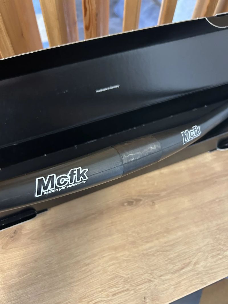 MCFK Carbon flat řídítka 