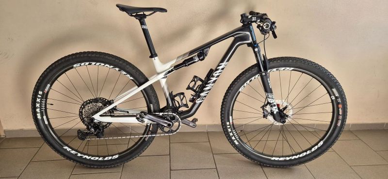 Canyon Lux WC CF 7