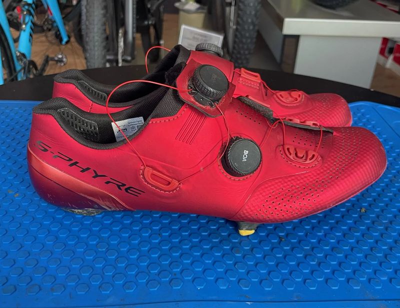 Tretry Shimano S-Phyre SH-RC902MR, červená Velikost 44