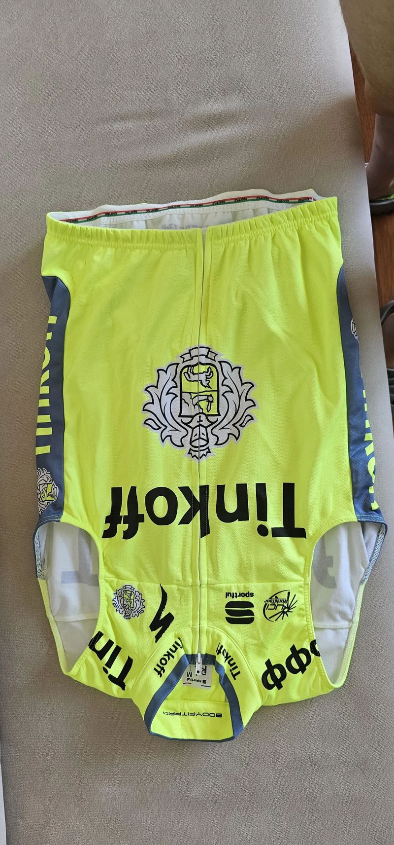 Oblečení z týmu Tinkoff