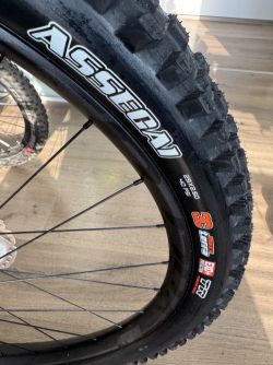 Maxxis Assegai a Dissector