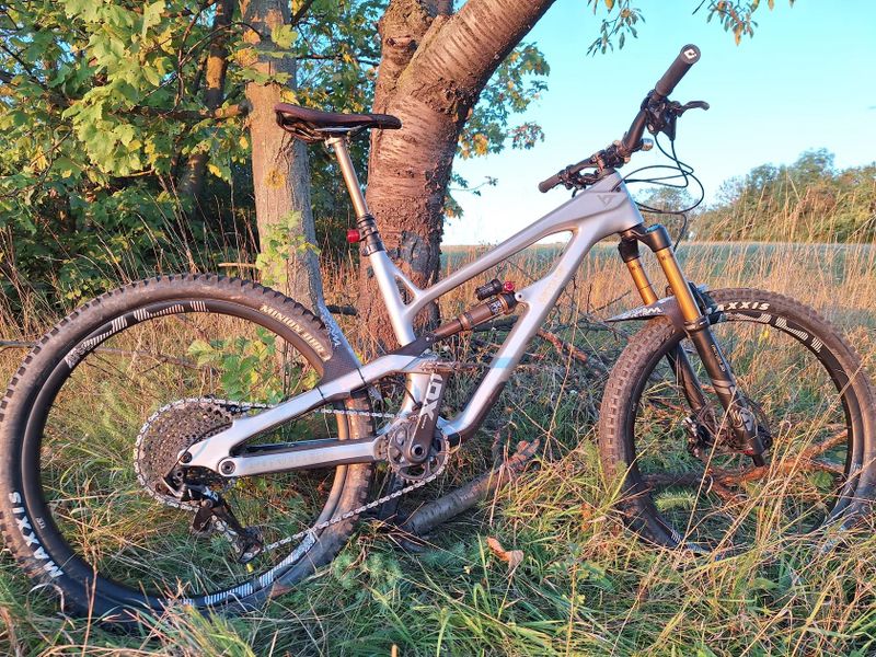 YT Jeffsy Pro Race 27,5 Carbon - vel.L