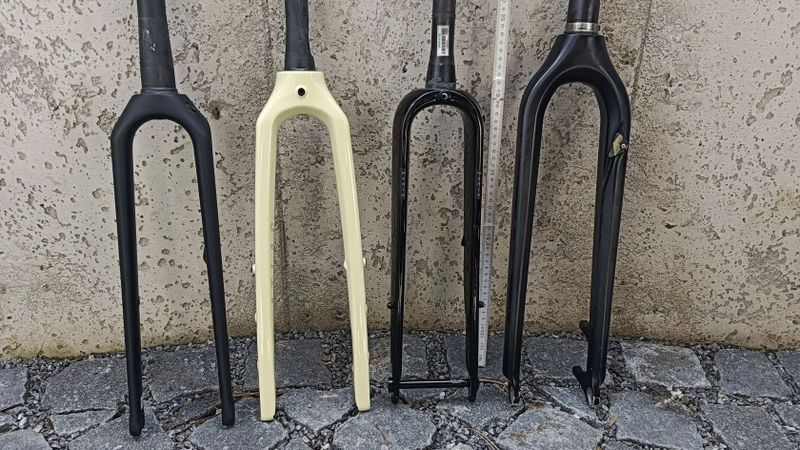 karbonové gravel vidlice