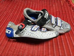 Sidi velikost 42