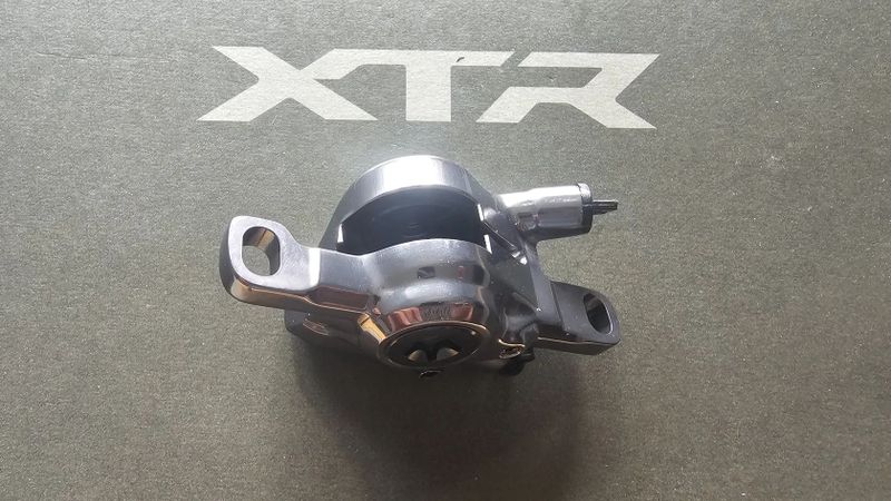 nový brzdový třmen Shimano XTR M9200 