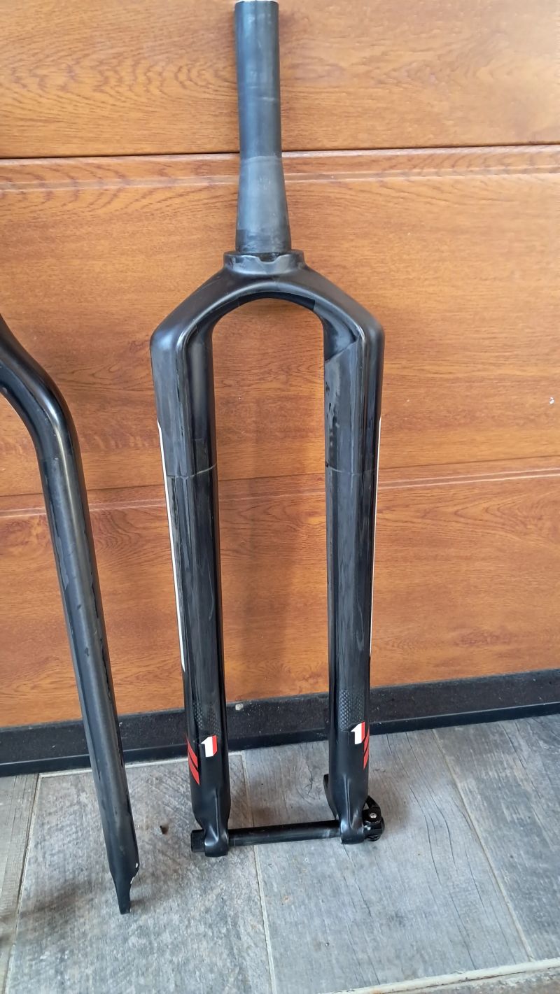 karbonové vidlice MTB 29"
