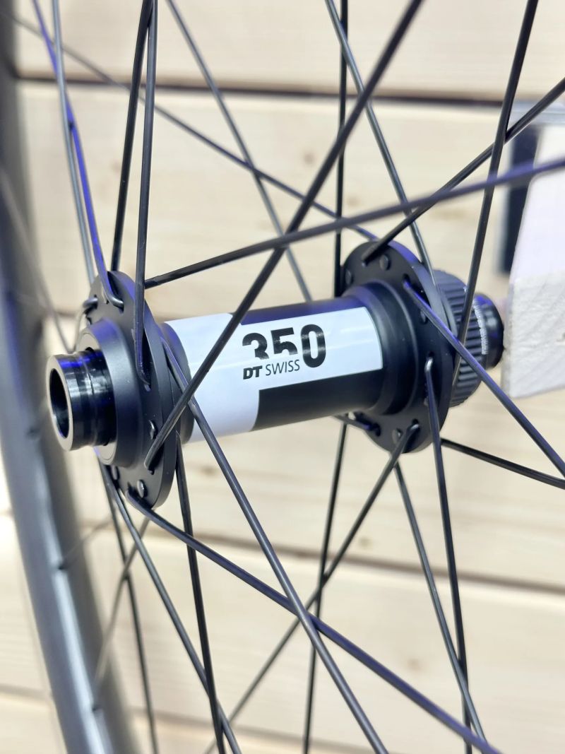 Karbonová kola 29" EIE A29C28D23 - SL | Boost | Centerlock | DT Swiss 350 | Sapim Race | 1367 gramů