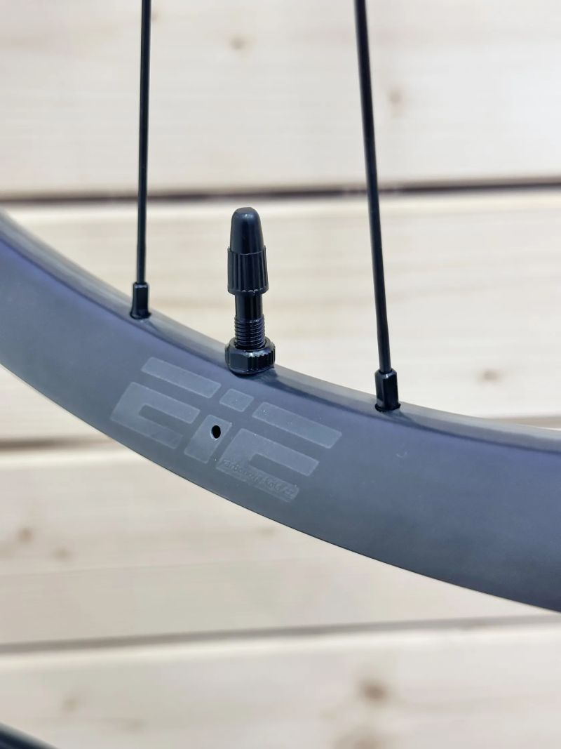 Karbonová kola 29" EIE A29C28D23 - SL | Boost | Centerlock | DT Swiss 350 | Sapim Race | 1367 gramů