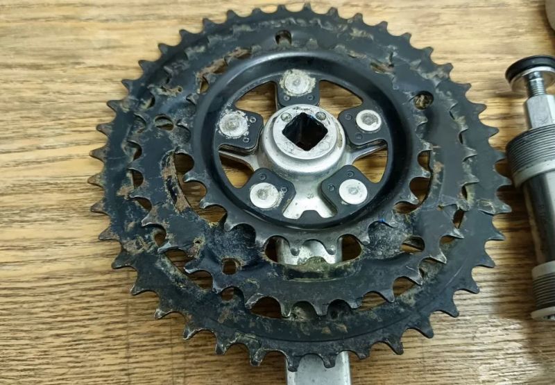 Shimano kliky trojprevodnik 42/34/24 + osa JAPAN