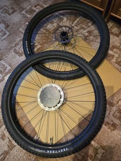 Specialized Alloy 29, 28mm internal width, tubeless